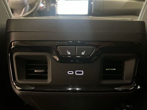 New 2026 GMC Sierra 1500 AT4 w/ AT4 Premium Package AWD/4WD image 21