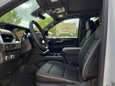 New 2026 GMC Yukon XL Elevation w/ Elevation Premium Package RWD image 8