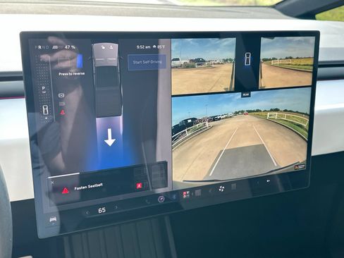 Used 2024 Tesla Cybertruck AWD Crew Cab image 17