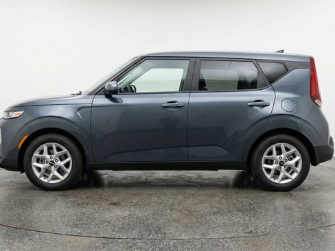 Used 2025 Kia Soul LX w/ LX Technology Package image 5