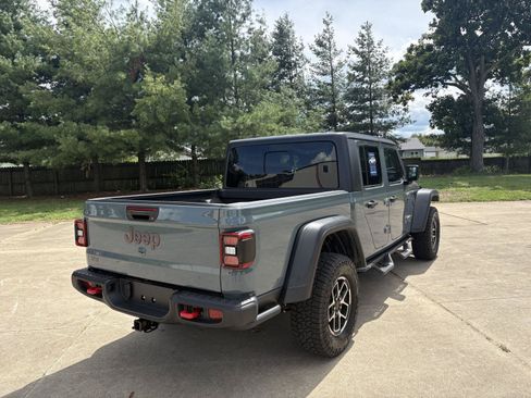 Used 2024 Jeep Gladiator Rubicon w/ Technology Group AWD/4WD image 24