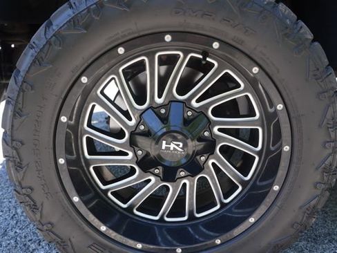 Used 2015 Ford F250 Platinum w/ FX4 Off-Road Package AWD/4WD image 9