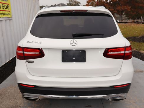 Used 2019 Mercedes-Benz GLC 300 w/ Premium Package image 8