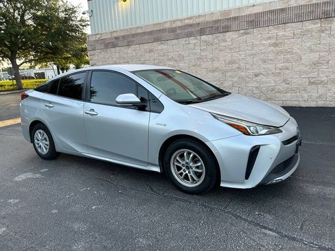 Used 2019 Toyota Prius LE FWD image 8