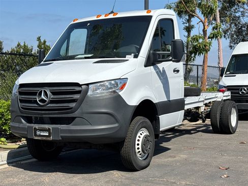 Used 2023 Mercedes-Benz Sprinter 3500 image 7