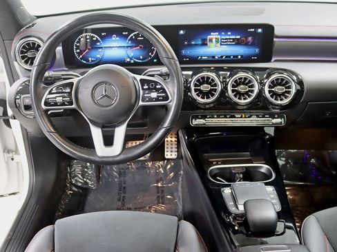 Used 2022 Mercedes-Benz CLA 250 4MATIC image 14