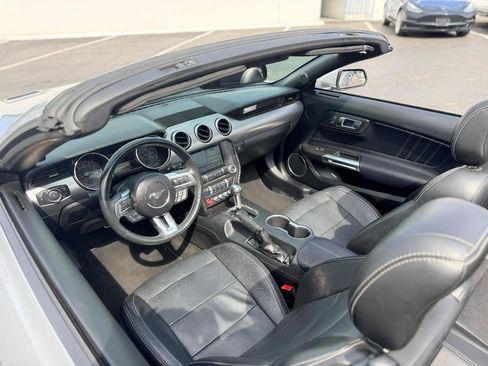 Used 2018 Ford Mustang GT Premium RWD image 33
