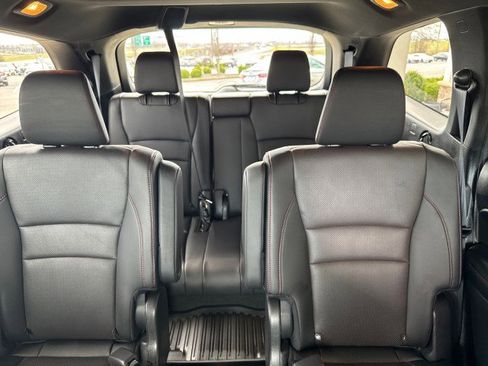 Used 2022 Honda Pilot Black Edition image 6