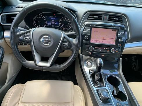 Used 2019 Nissan Maxima 3.5 SL w/ Floor Mat Group FWD image 11