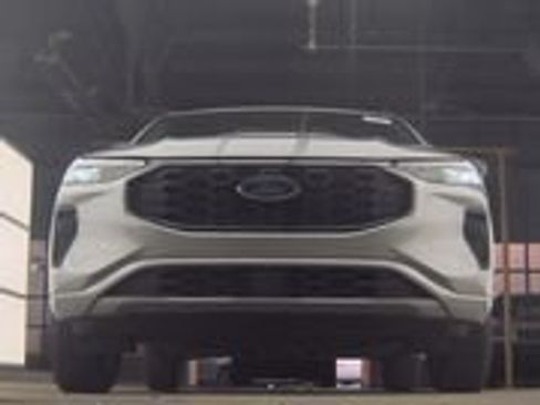 Used 2024 Ford Escape ST-Line w/ Tech Pack #1 AWD/4WD image 13