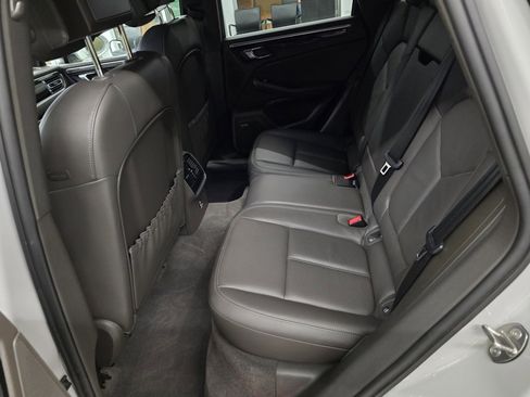 Used 2021 Porsche Macan S image 29