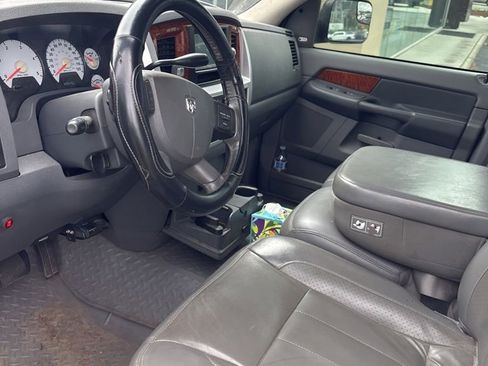 Used 2006 Dodge Ram 2500 Truck Laramie AWD/4WD image 4