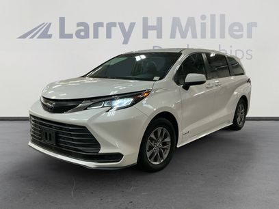 Used 2021 Toyota Sienna LE