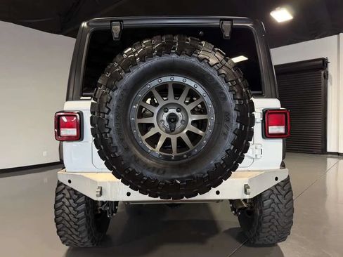 Used 2018 Jeep Wrangler Unlimited Sport S AWD/4WD image 5