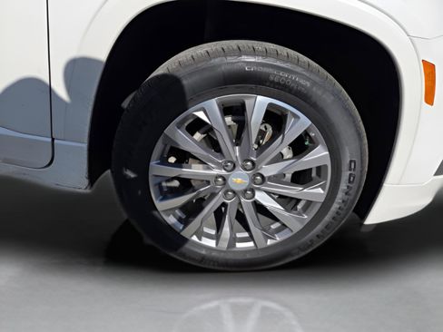 Used 2023 Chevrolet Traverse Premier image 21