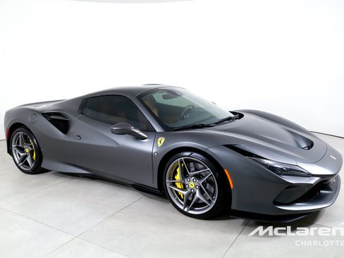Used 2022 Ferrari F8 Tributo RWD image 3