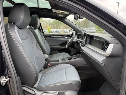 New 2026 Volkswagen Tiguan SE R-Line FWD image 20