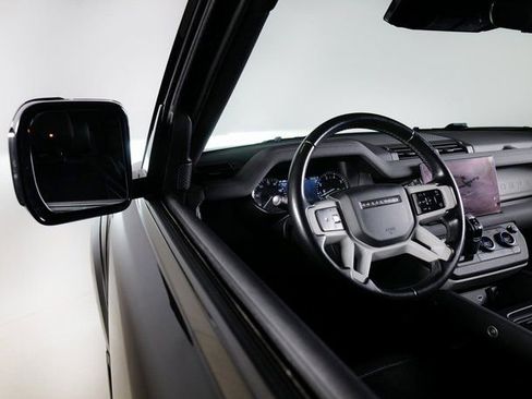 Used 2023 Land Rover Defender 90 S image 23