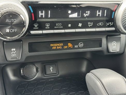 Certified 2022 Toyota RAV4 XLE image 11