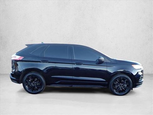 Used 2023 Ford Edge SE w/ Black Appearance Package image 5