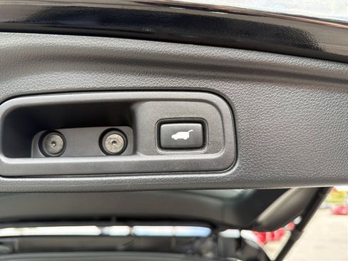 Used 2022 Honda Pilot Black Edition image 10