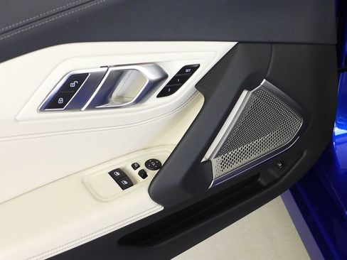 Used 2025 BMW Z4 M40i w/ Premium Package image 13