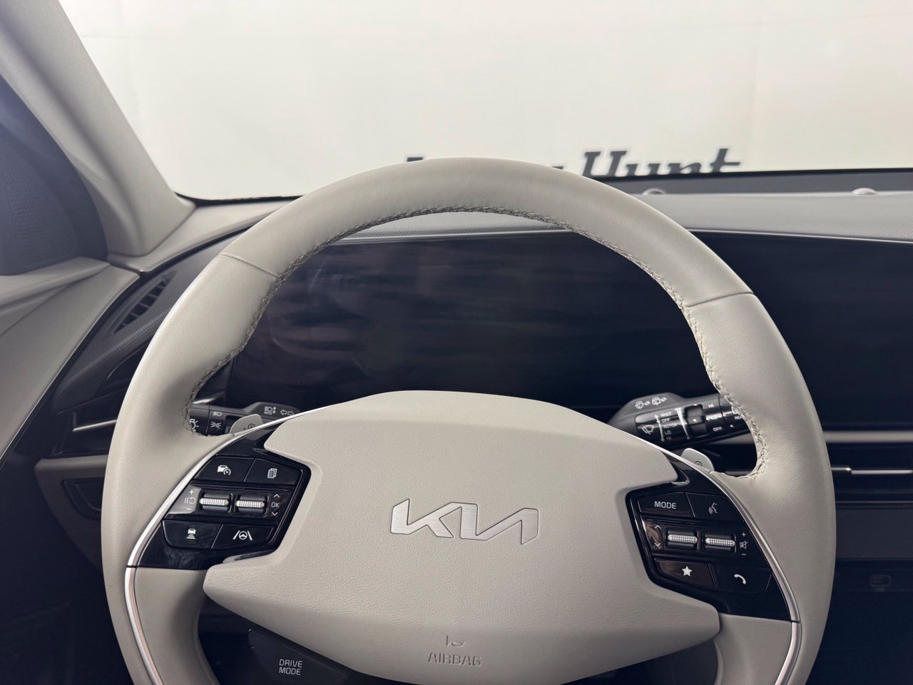 Used 2023 Kia Niro Wave w/ Wave Preserve Package FWD image 12