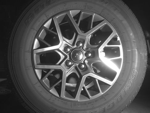 Used 2025 Jeep Wrangler Sahara image 11