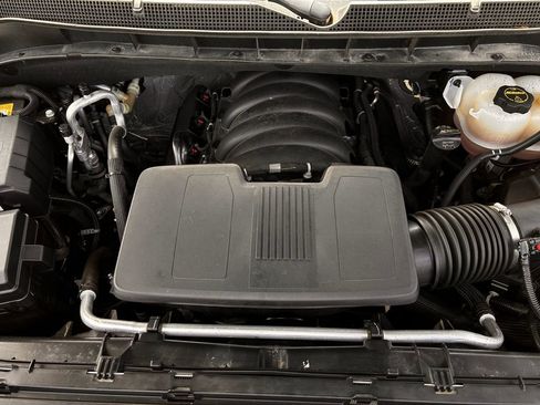 Used 2024 Chevrolet Suburban Premier image 34