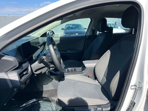 Used 2025 Kia K4 FWD image 36