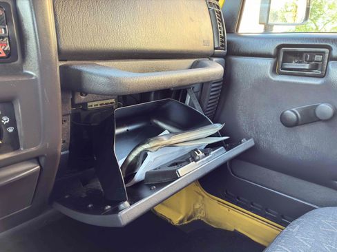 Used 2002 Jeep Wrangler Sport AWD/4WD image 25