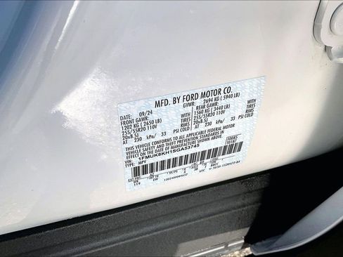 Used 2025 Ford Explorer ST-Line AWD/4WD image 33