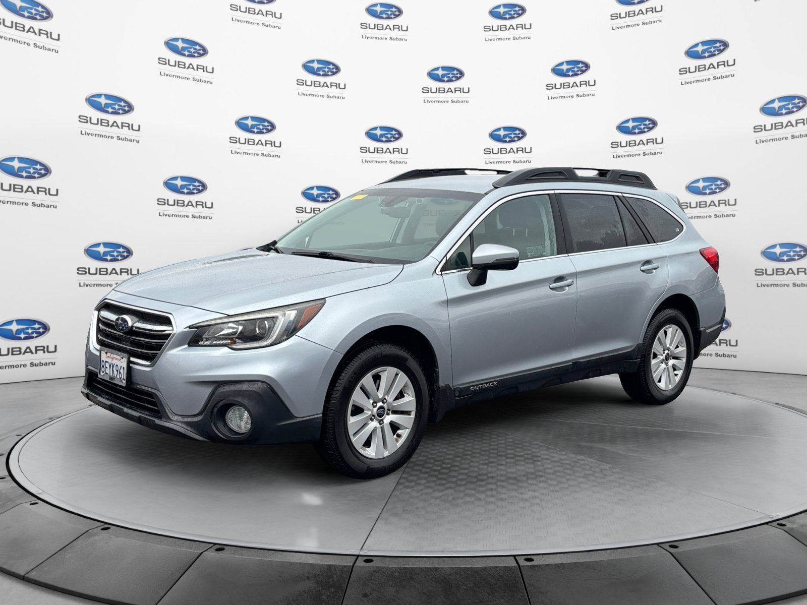 Used 2018 Subaru Outback 2.5i Premium AWD/4WD image 3