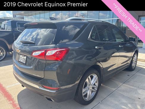 Used 2019 Chevrolet Equinox Premier FWD image 2