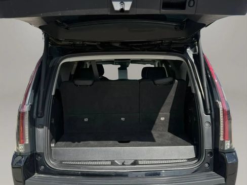 Used 2020 Cadillac Escalade Luxury AWD/4WD image 7