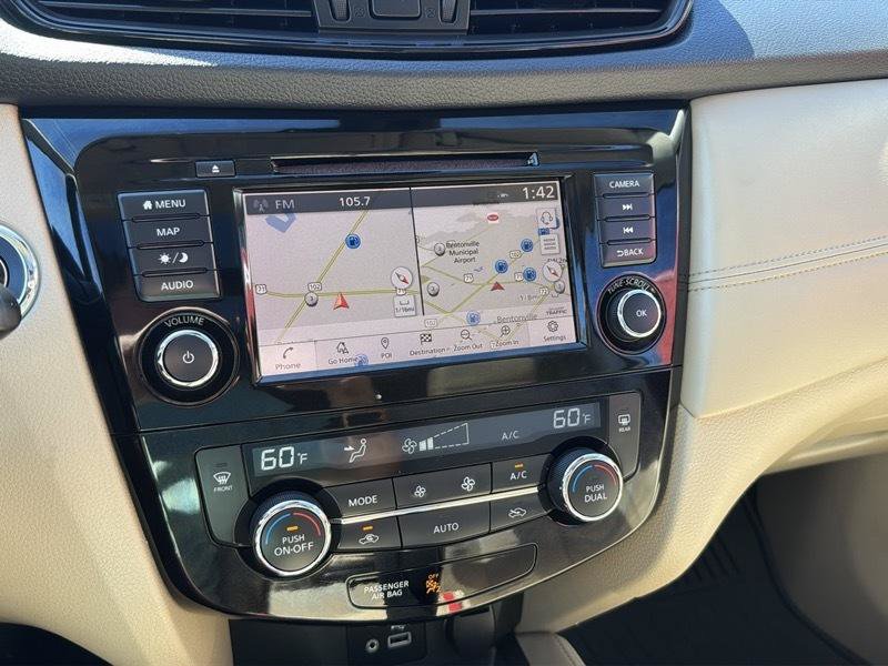 Used 2019 Nissan Rogue SL w/ Premium Package AWD/4WD image 18