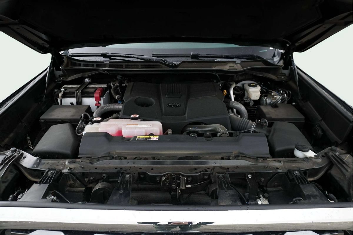 Used 2024 Toyota Tundra Platinum AWD/4WD image 11