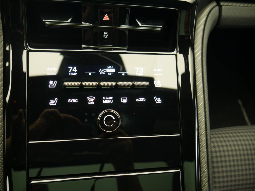 Certified 2025 Porsche Panamera Turbo AWD/4WD image 34