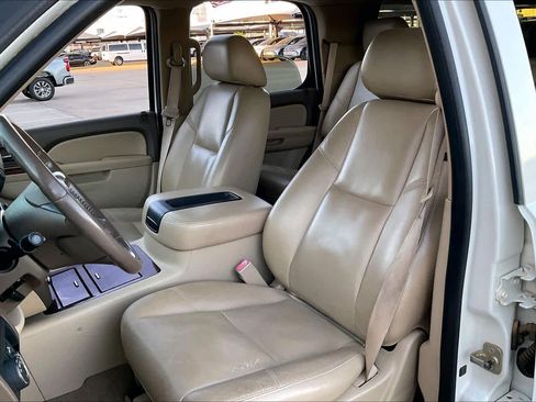 Used 2011 Chevrolet Tahoe LTZ image 8