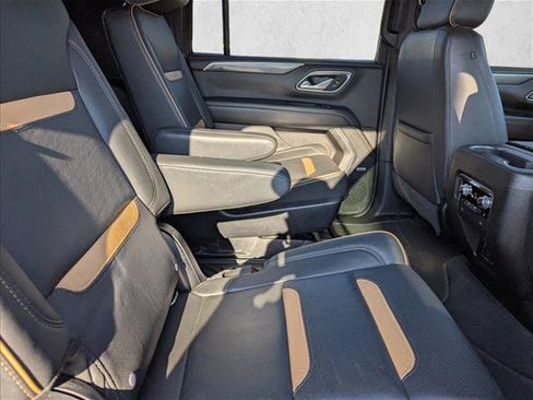 Used 2021 GMC Yukon XL AT4 w/ Technology Package AWD/4WD image 30