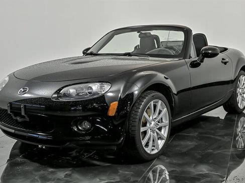 Used 2007 MAZDA MX-5 Miata Touring w/ Suspension Pkg RWD image 5