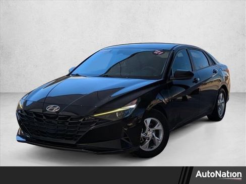 Used 2021 Hyundai Elantra SE image 1
