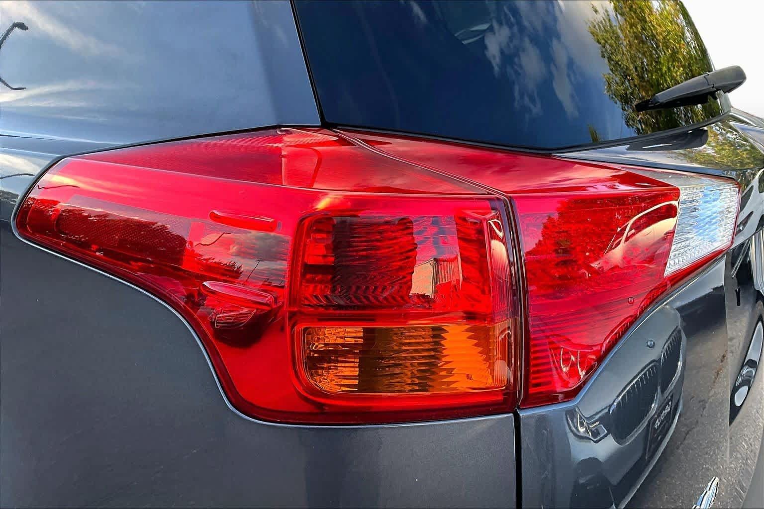 Used 2015 Toyota RAV4 Limited w/ Technology Package AWD/4WD image 27