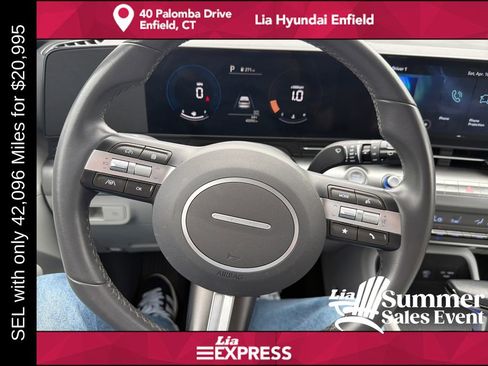Used 2025 Hyundai Kona SEL AWD/4WD image 15