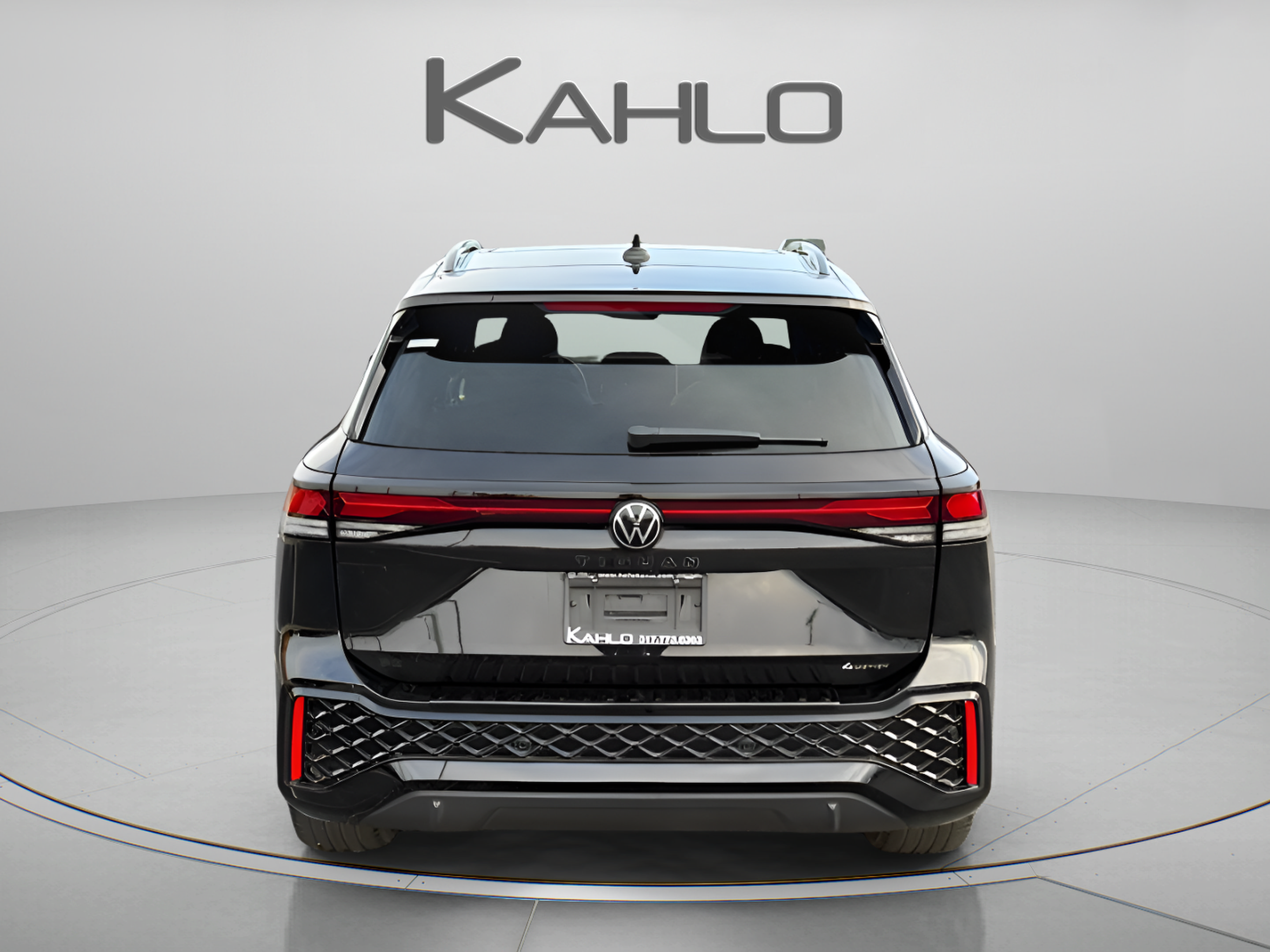 Used 2025 Volkswagen Tiguan SE R-Line AWD/4WD image 4