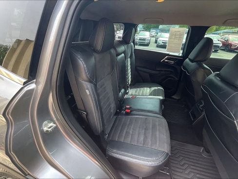 Used 2023 Mitsubishi Outlander SE AWD/4WD image 26