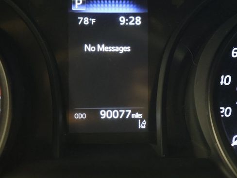 Used 2022 Toyota Camry SE FWD image 17