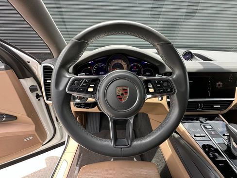 Certified 2023 Porsche Cayenne AWD/4WD image 23