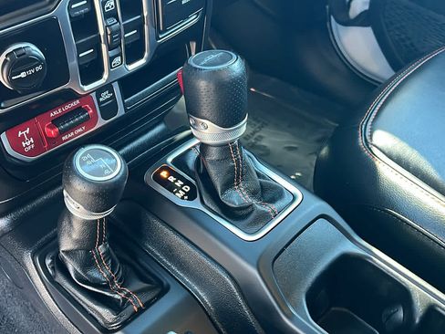 Certified 2022 Jeep Gladiator Mojave w/ Cold Weather Group image 13