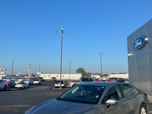 Used 2024 Toyota Camry LE image 3